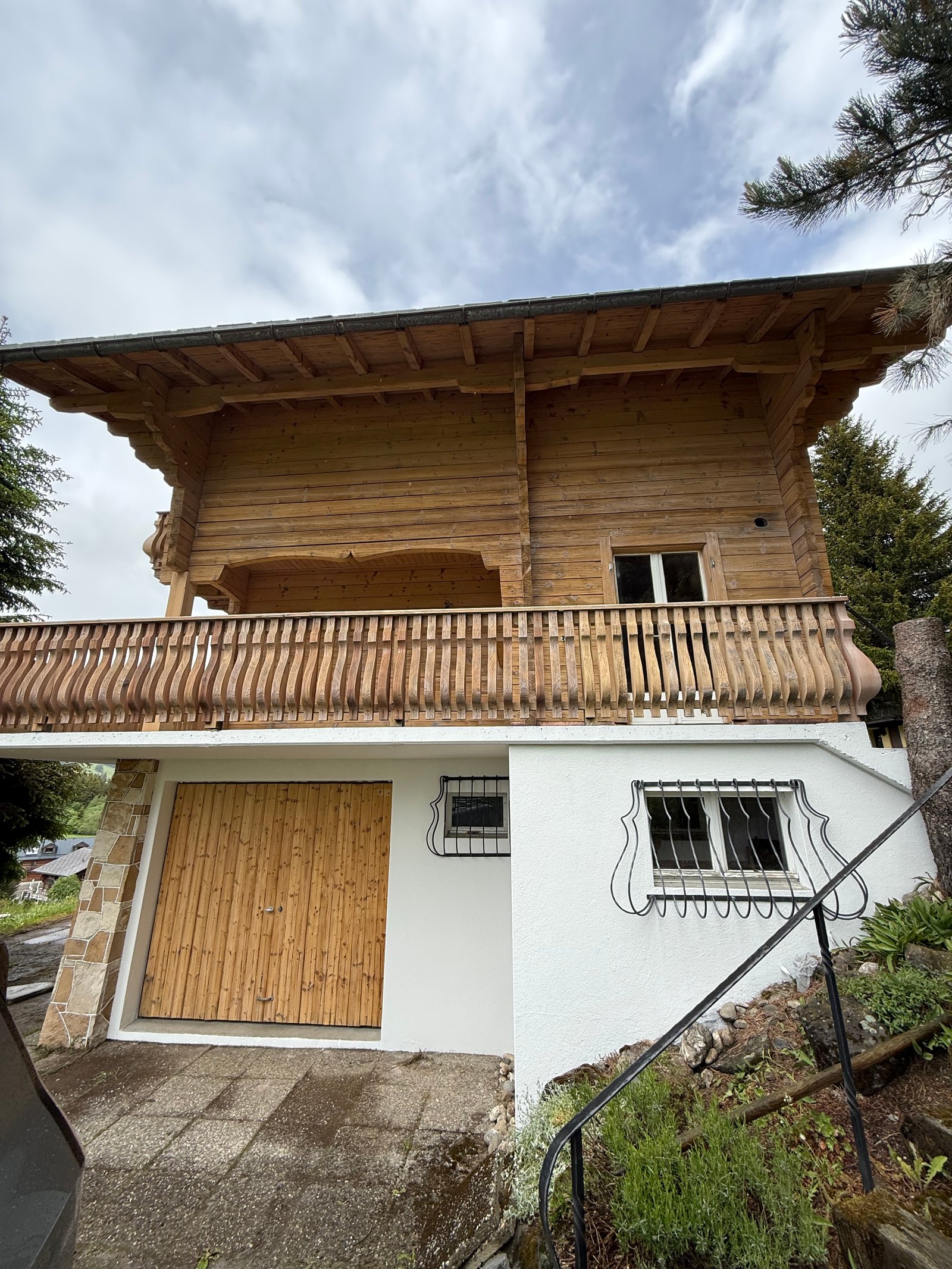 Lasure et traitement bois chalet à Martigny